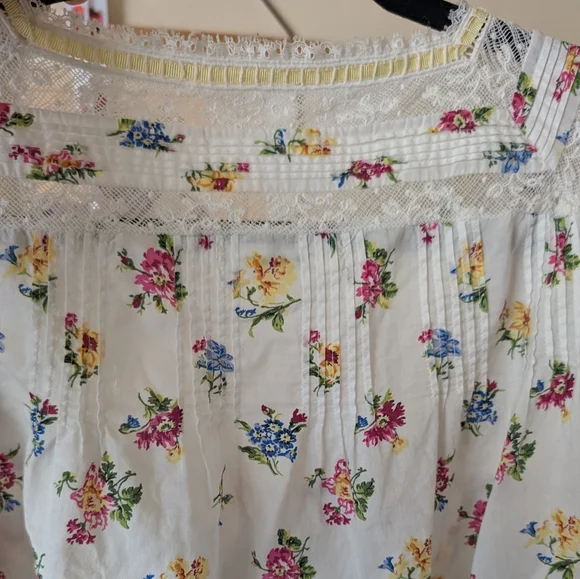 Doen White Floral Top - Picture 3 of 7